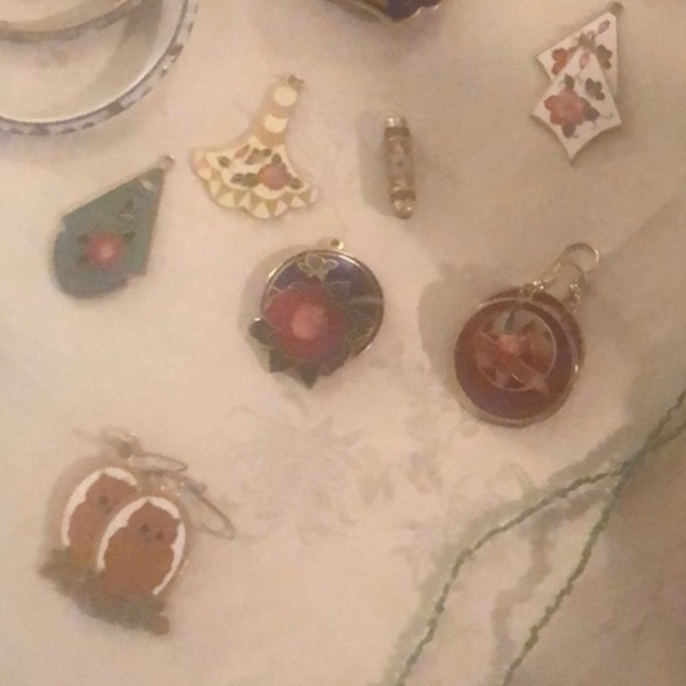 17 Piece Asian Vintage Jewelry Lot